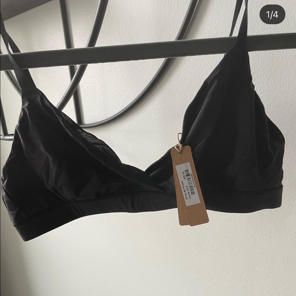 NWT skims fits everybody bralette!